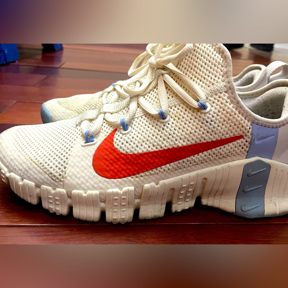 Nike Women’s Sneakers 8.5